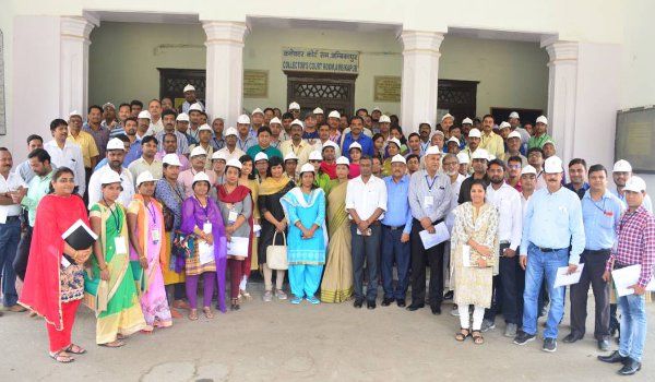 officers of 16 state ऐसा क्या हुआ कि 16 राज्य के 80 सीनियर Officer's को आना पड़ा Ambikapur
