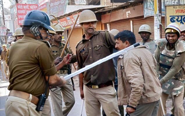police दबिश देने गए क्राइम ब्रांच के सिपाहियों पर जानलेवा हमला