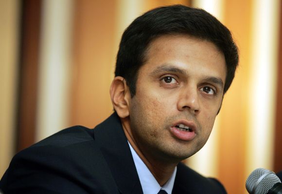 team india राहुल द्रविड़ ने कहा जल्द तलाशने होंगे युवी और माही के विकल्प