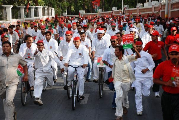 Akhilesh Yadav योग दिवस पर सपाई चलाएंगे साइकिल