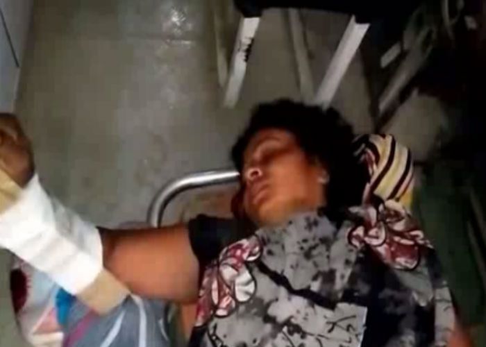 Beaten दबंगों ने पहले बेरहमी से महिला को पीटा, फिर कुएं में फेंका