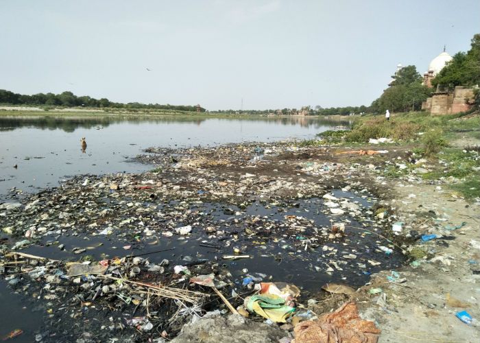 Yamuna river आखिर कौन चुरा ले गया यमुना, देखें वीडियो