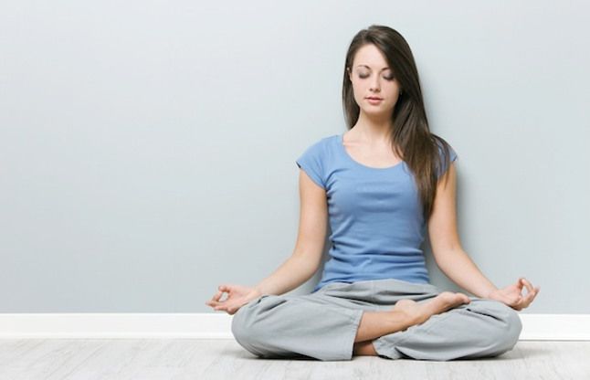 yoga girl शरीर की नसों को ऊर्जा से भरता है योग, बढ़ा देता है शारीरिक ताकत भी