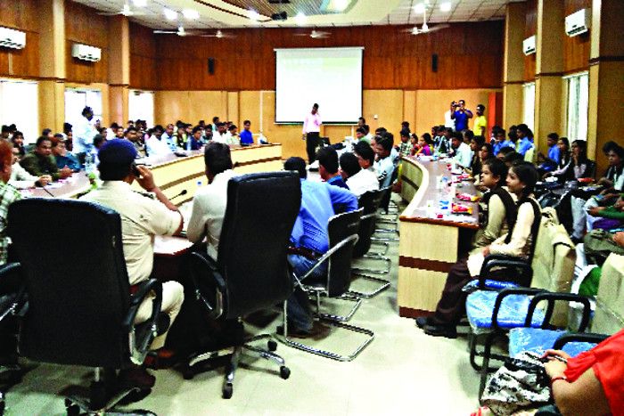 cyber crime साइबर एक्सपर्ट बोले- बरतें सावधानी वरना आप हो जाएंगे क्राइम के शिकार