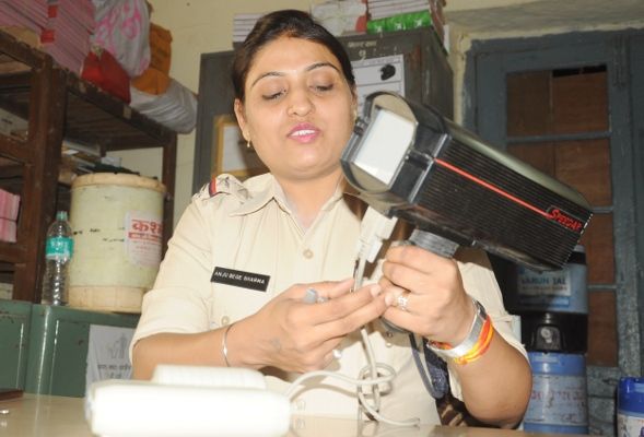 MP Traffic Police Station Radar Speed gun ट्रैफिक थाने के ताले में कै द 16 लाख की स्पीड राडार गन