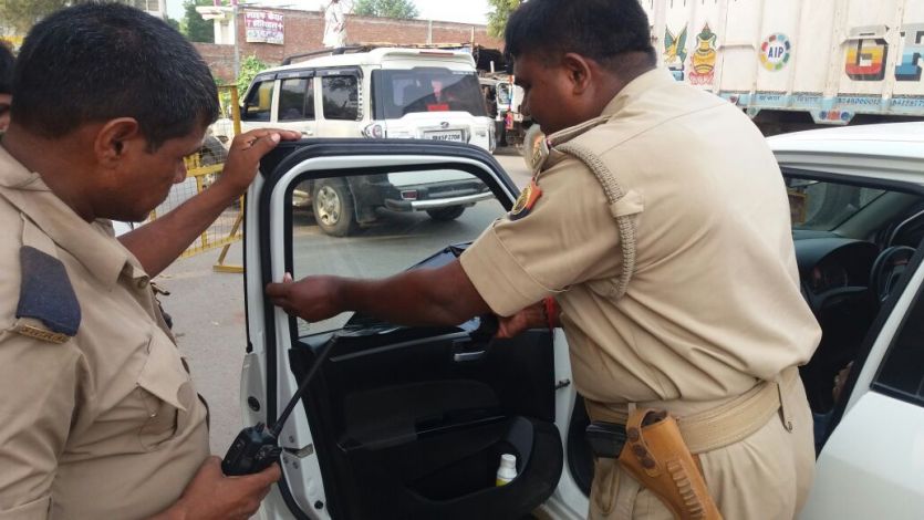 Vehicle Checking वाहन चेकिंग के दौरान पुलिस ने 70 किलो गांजा किया जब्त
