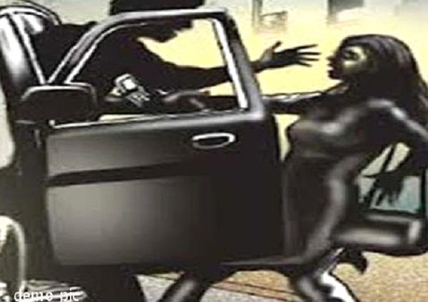 Kidnap नवविवाहिता को दिनदहाड़े मार्शल सवार युवकोंं ने किया अगवा