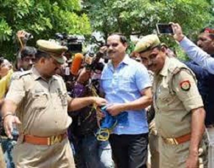 RS Yadav अरबपति एआरटीओ को नहीं मिली जमानत, रिमांड पर ले गयी चंदौली पुलिस