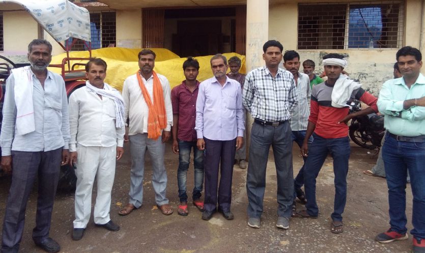 Ashoknagar, Markfed, support price, urad purchase, पहले ट्राली पास की, फिर खरीदने से किया मना