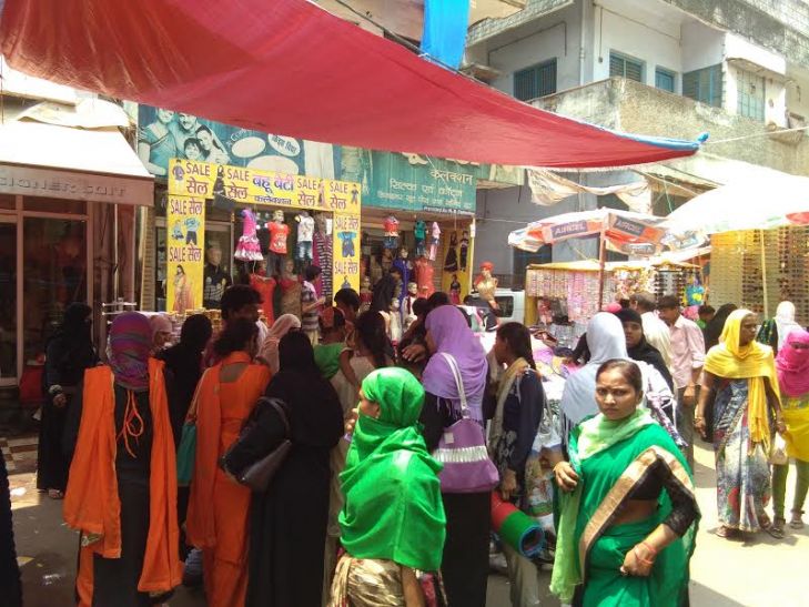 eid ईद को लेकर बाजार हुआ गुलजार