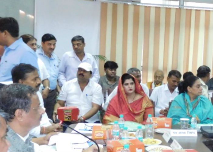 kushal yadav Samajwadi Party जिला पंचायत अध्यक्ष पद बचाने में जुटी
