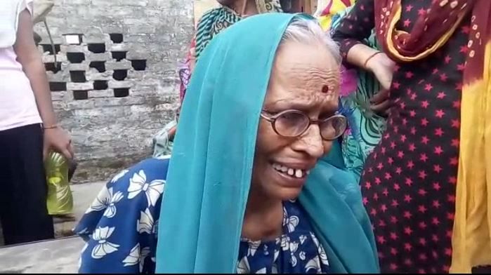 Murder खजनी में स्कूल के चौकीदार की गला रेतकर हत्या
