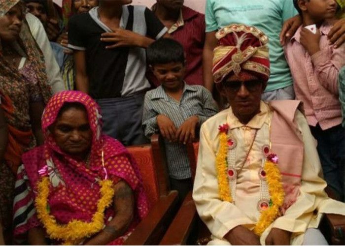 Bundelkhand 40 साल तक चली ये अनोखी प्रेम कहानी, अब नाती-पोतों ने कराई शादी!