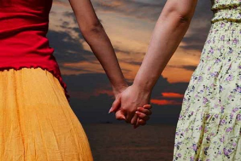 Love affairs समलैंगिक संबंध में दो युवतियों ने जहर खाकर दी जान, इस वजह से उठाया यह कदम