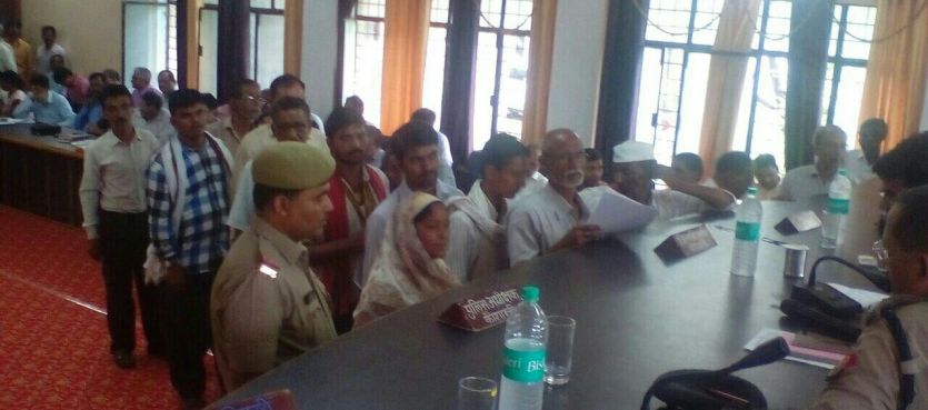 Self destruction डीएम के सामने विधवा ने किया आत्मदाह का प्रयास