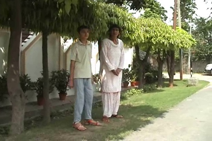 tallest mother and son अजब-गजब: ये हैं देश के सबसे लंबे मां-बेटे, इनकी लंबाई जानकर आप हो जाएंगे हैरान
