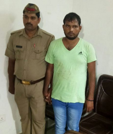 Criminal रोहनिया पुलिस के हत्थे चढ़ा शातिर बदमाश, लूट व रंगदारी मामले में थी तलाश