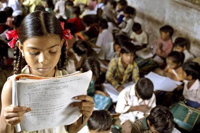 primary school मार्केटिंग से बदली जाएगी यूपी के प्राइमरी स्कूलों की इमेज, लगेंगे बड़े-बड़े होर्डिंग