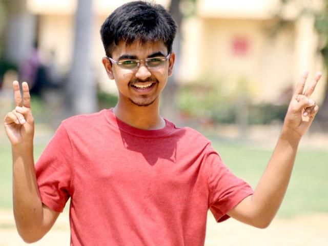 tathagat री-चेकिंग के बाद लखनऊ के तथागत बने देश के दूसरे टॉपर