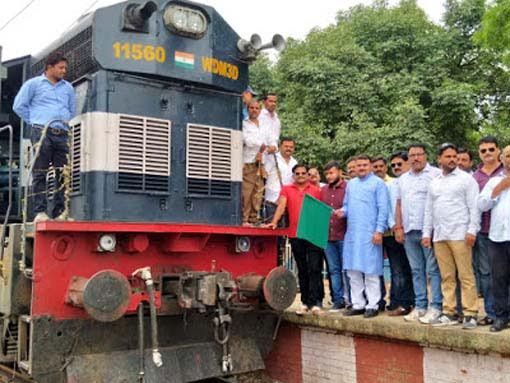 Train मां कामाख्या देवी का दर्शन हुआ आसान, मिली सीधी ट्रेन की सुविधा