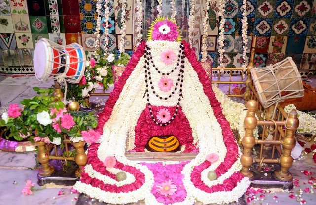 sawan first somwar Shravan Month 2017: अष्टमी लेकर आया दूसरा सोमवार, राशि के मुताबिक पूजन करने से बनेंगे सारे काम