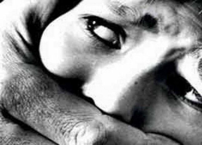 father raped daughter मां की मौत के बाद कलयुगी पिता ने किया यौन शोषण