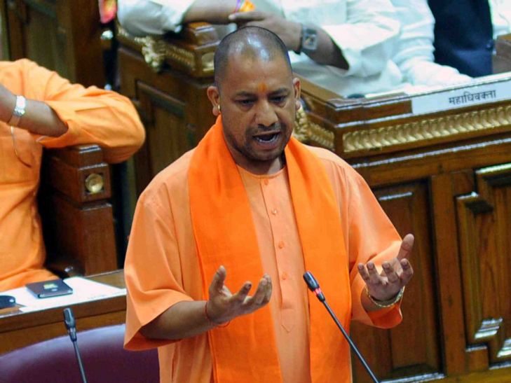 CM yogi, UP Assembley, Explosive योगी सरकार ने शिक्षा के बजट में घटाए 9 हजार करोड़, उठे सवाल