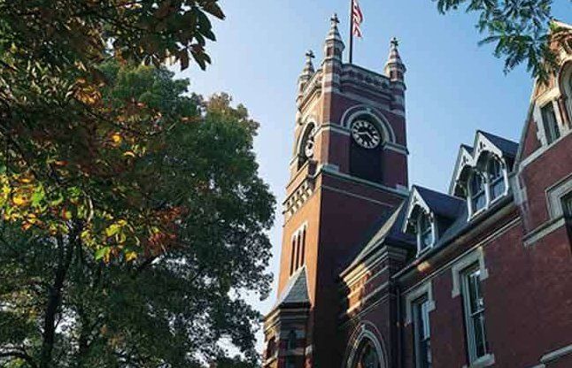 smith college अमरीका के इस कॉलेज में केवल फेलियर ही ले सकते हैं एडमिशन