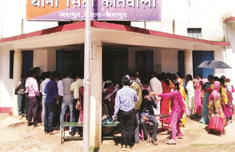 Chitfund company gave false complaint, complaint चिटफंड कंपनी ने दिया झांसा, की गई शिकायत