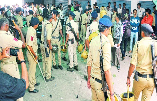 surat पुलिस ने खंगाले सीसीटीवी, 52 कैमरों से हुई डेढ़ सौ उपद्रवियों की पहचान