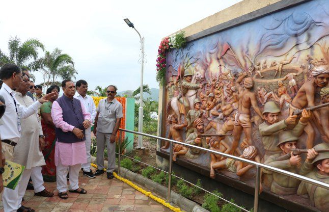 ahmedabad एक बाल-एक पौधा मंत्र के साथ ग्रीन व क्लीन गुजरात पर जोर