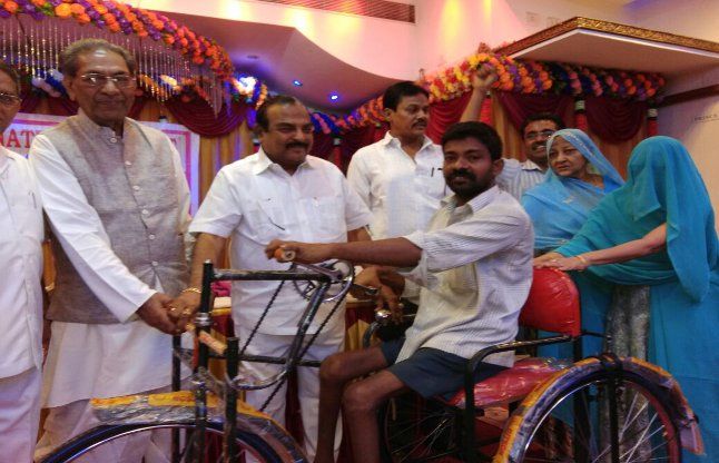 chennai दिव्यांगों की सेवा भगवान की सेवा