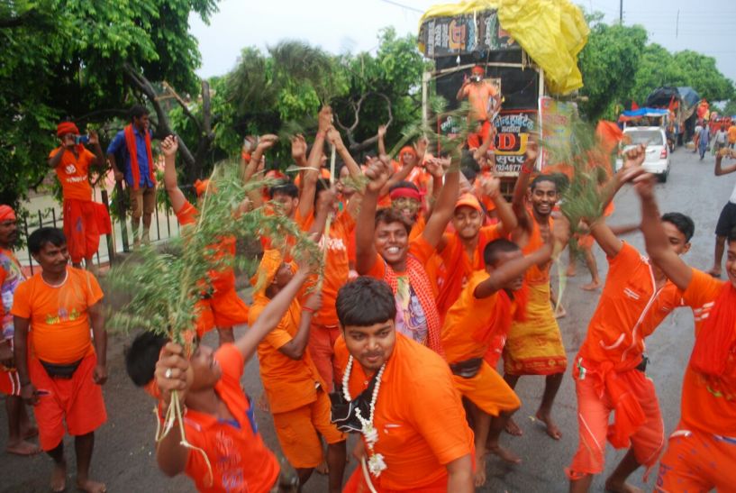 Sawan Mela #Sawan2017 सावन के दुसरे सोमवार पर बम बम बोल रही रामनगरी अयोध्या : देखें तस्वीरें