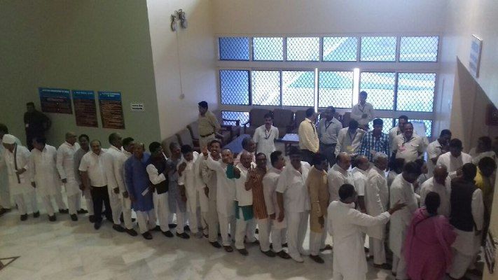 ???????? ??? ?????????? ????? ?? ????????? ???? ?? राष्ट्रपति के लिए हुआ मतदान, हवाई जहाज से मतपेटियां दिल्ली रवाना, देखें Video