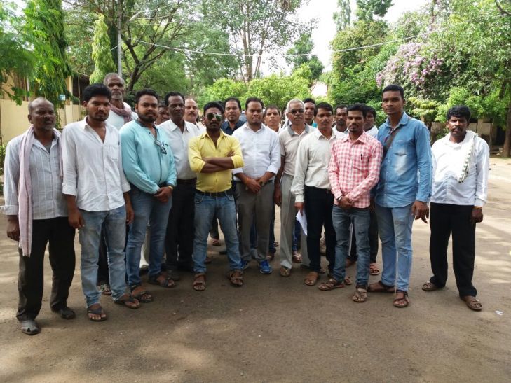 Memorandum handed over to tribal tribals नगरीय निकाय चुनाव का आदिवासी करेंगे बहिष्कार