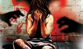 Rape with minor girl अकेला पाकर नाबालिग से किया दुष्कर्म, बचने की कोशिश करने पर पीटा