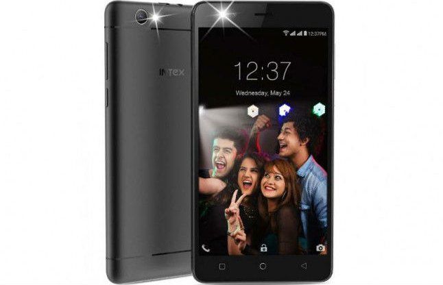 Intex Aqua Selfie Smartphone सेल्फी के शौकीनों के लिए इंटेक्स ने लॉन्च किया सस्ता 'एक्वा सेल्फी' स्मार्टफोन