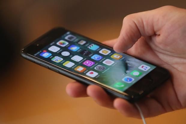 mobile टेलीकॉम उपभोक्ताओं को झटका, बंद होंगे जियो जैसे फ्री ऑफर्स!