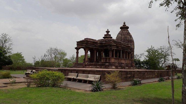 109 statues sits with Shivling शिवलिंग के साथ 109 प्रतिमाएं विराजमान