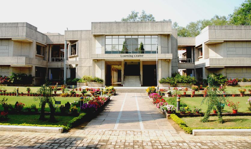 XLRI student adopt social sites to promote enterpr सोशल साइट्स को गोद लेंगे एक्सएलआरआई के छात्र