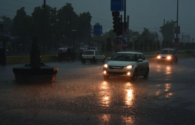 Heavy rains in the district, weather department wa 48 घंटे के भीतर जिले में होगी भारी बारिश, मौसम विभाग ने दी चेतावनी