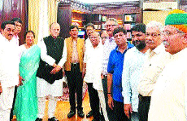 surat जेटली बोले जीएसटी नहीं हटेगा