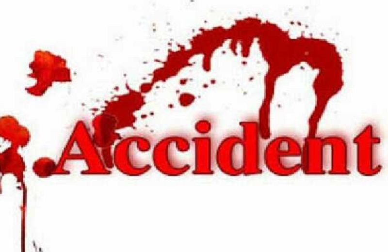Road Accident ट्रक के चपेट में आने से बाइक सवार युवक की मौत
