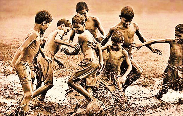 scientists believe that children play in the soil पेरेंट्स ध्यान से पढ़ें ये खबर! बच्चों को मिट्टी में खेलने दें, वरना नहीं होगा विकास