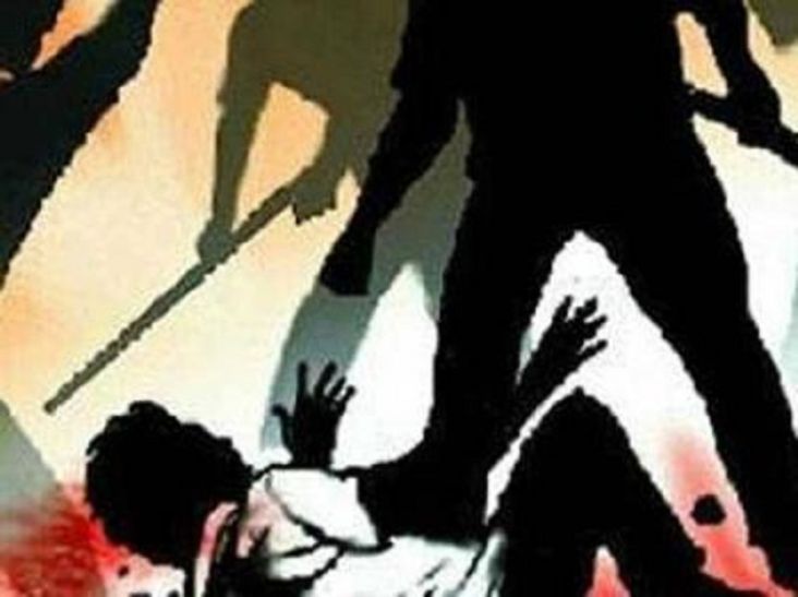 Lover brutally beaten आधी रात प्रेमिका के घर जाना पड़ा भारी, प्रेमी का यह हुआ अंजाम