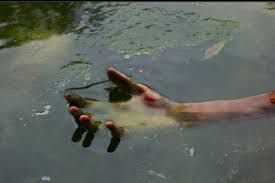 corpse in pond रातभर घर नहीं पहुंचा था दामाद, सुबह बालक ने कहा- मैंने तो कल ही उसे देखा है डूबते हुए