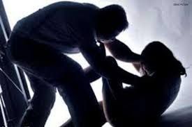 Rape Ki Koshish खेत से लौट रही नाबालिग मासूम को झाड़ियों में खींच ले गया बीडीसी का पति