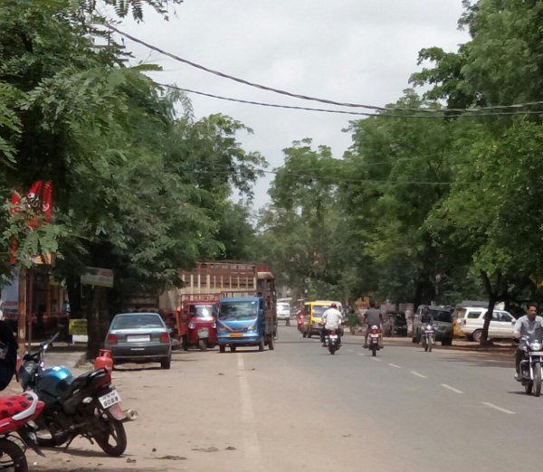 Gas Godown रहवासी इलाके में गैस गोडाउन, सोशल मीडिया में हटाने की मांग उठी