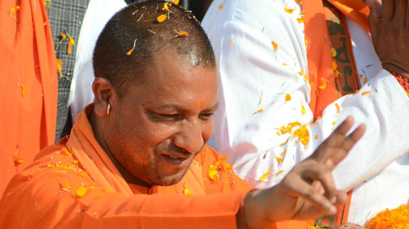 CM Yogi जानिये कहां से चुनाव लड़ सकते हैं सीएम योगी आदित्यनाथ, कौन होगा उनका उत्तराधिकारी