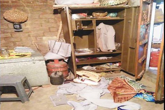 theft ताला तोड़कर अंदर का नजारा देख अटक गई शिक्षक की सांस, फैली सनसनी